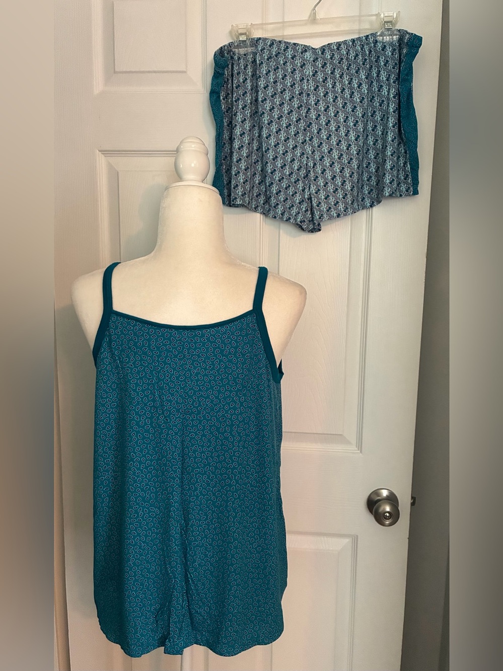 NWT Secret Treasures Elephant & Paisley Pajama Set LARGE Shorts & Tank Stretchy - Picture 5 of 7